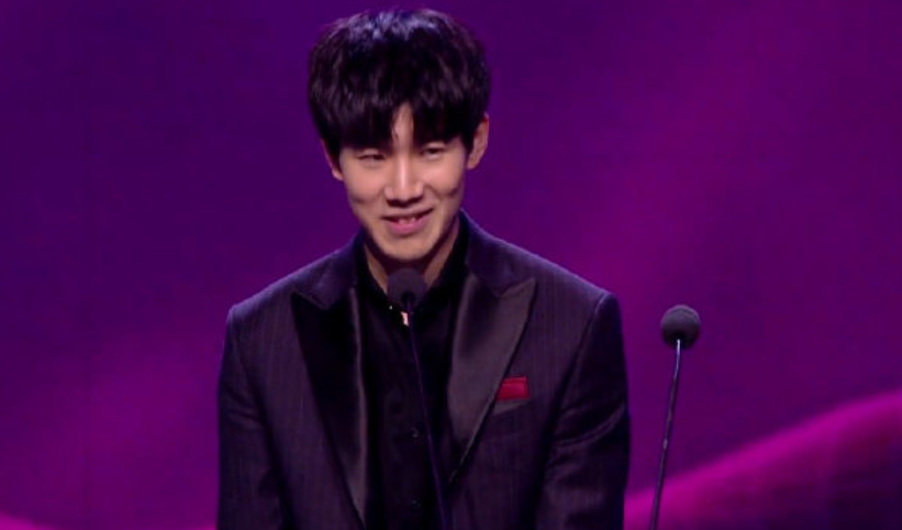 WE官方：下路选手LP断开连接，恢复自由人身份