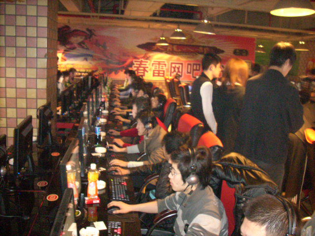 rookie ：第一把决策不太好；和老队友打的话正常交流